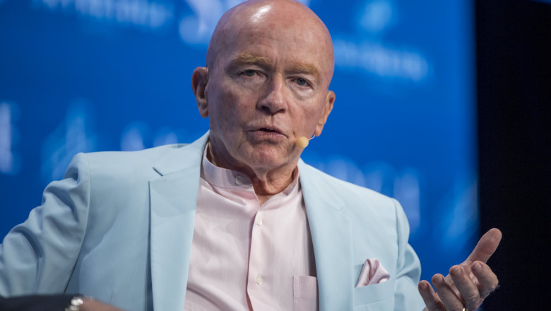 According to Mark Mobius, the price of bitcoin could drop by 40% to $10,000 in 2023